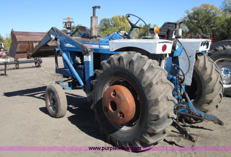 image for item H9443 1962 Ford 5000 tractor