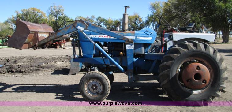 image for item H9443 1962 Ford 5000 tractor