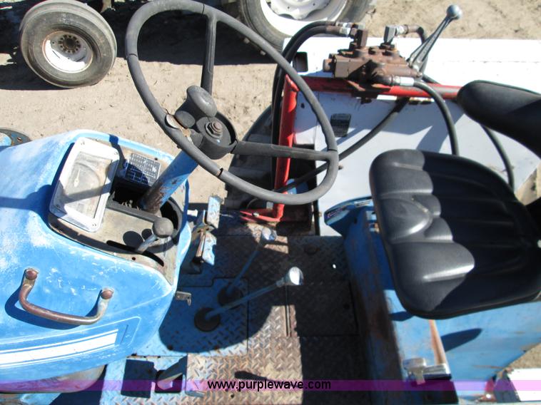 image for item H9443 1962 Ford 5000 tractor