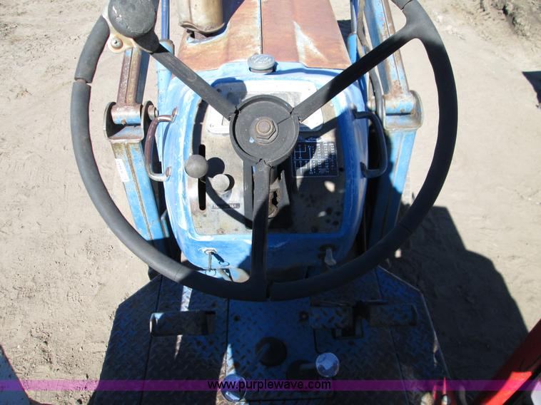 image for item H9443 1962 Ford 5000 tractor