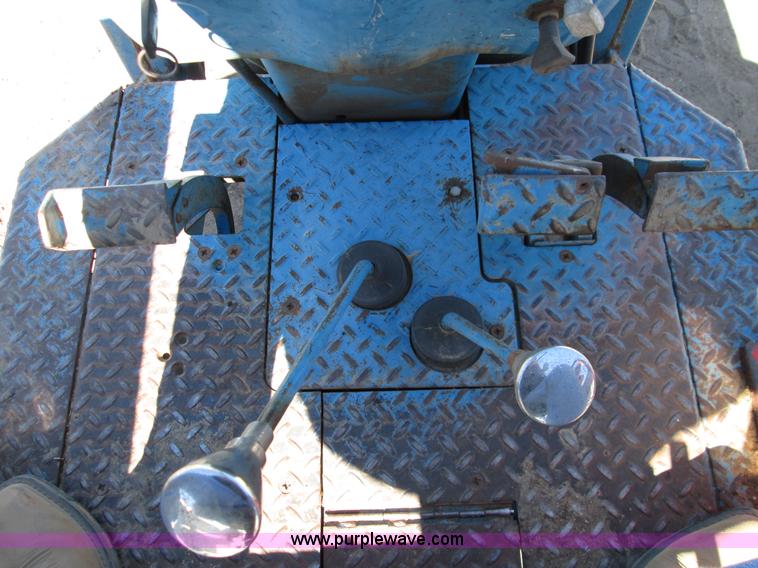 image for item H9443 1962 Ford 5000 tractor