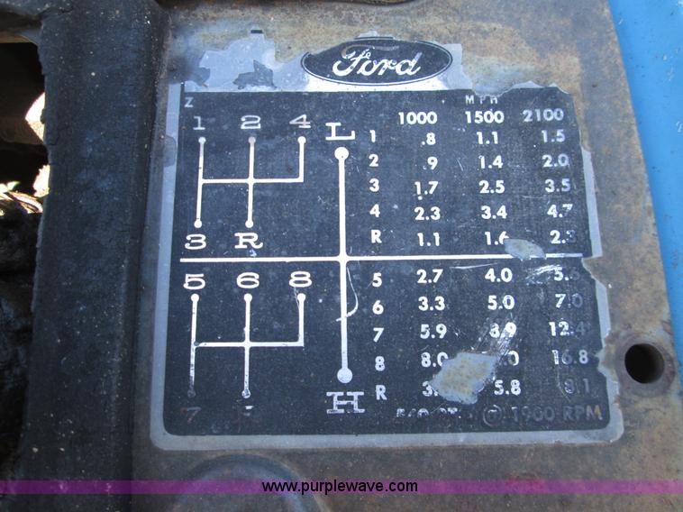 image for item H9443 1962 Ford 5000 tractor