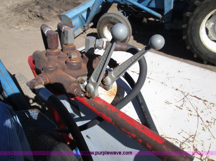 image for item H9443 1962 Ford 5000 tractor