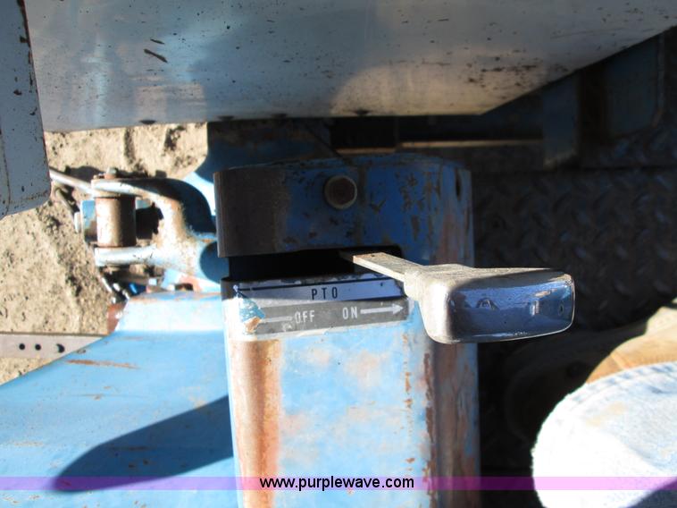 image for item H9443 1962 Ford 5000 tractor