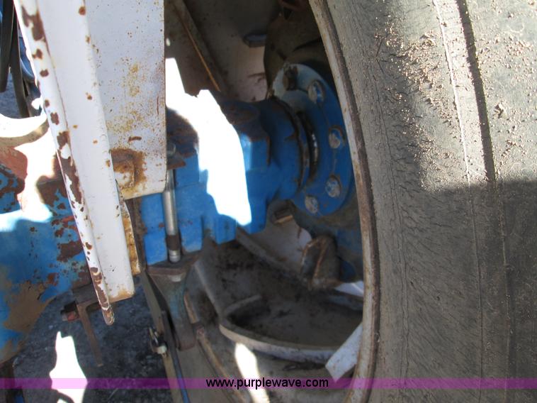 image for item H9443 1962 Ford 5000 tractor