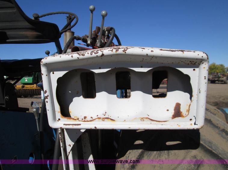 image for item H9443 1962 Ford 5000 tractor