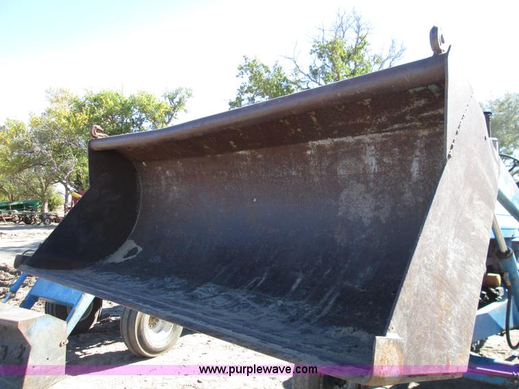 image for item H9443 1962 Ford 5000 tractor