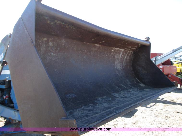 image for item H9443 1962 Ford 5000 tractor