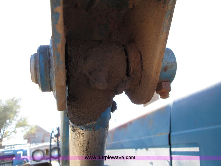 image for item H9443 1962 Ford 5000 tractor