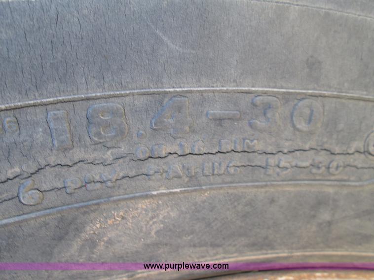 image for item H9443 1962 Ford 5000 tractor