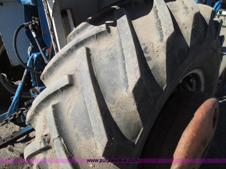 image for item H9443 1962 Ford 5000 tractor