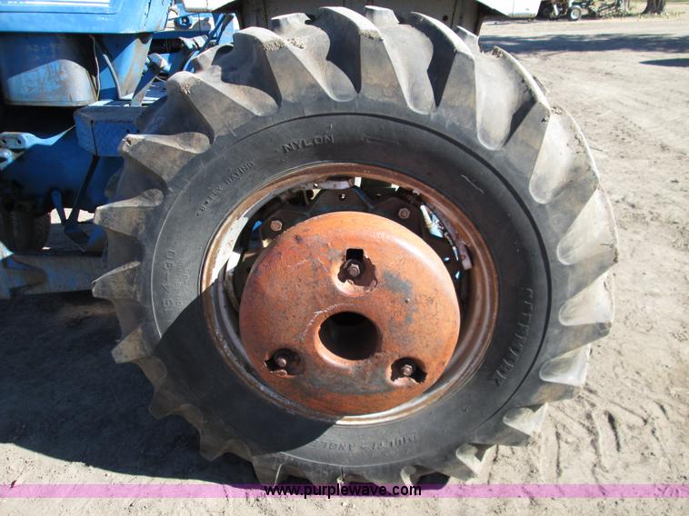 image for item H9443 1962 Ford 5000 tractor