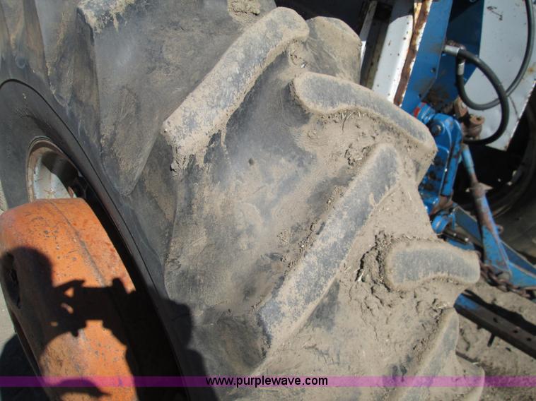 image for item H9443 1962 Ford 5000 tractor