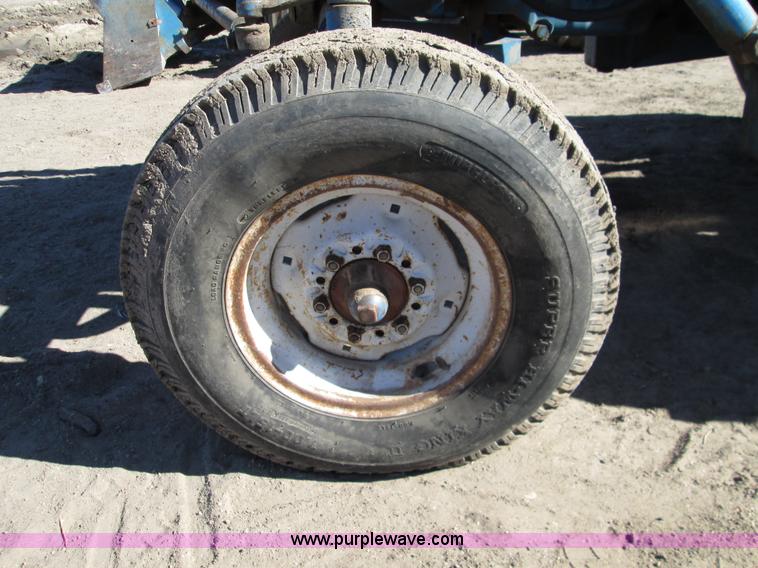 image for item H9443 1962 Ford 5000 tractor