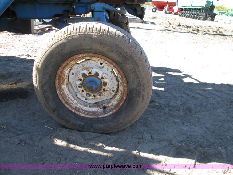 image for item H9443 1962 Ford 5000 tractor