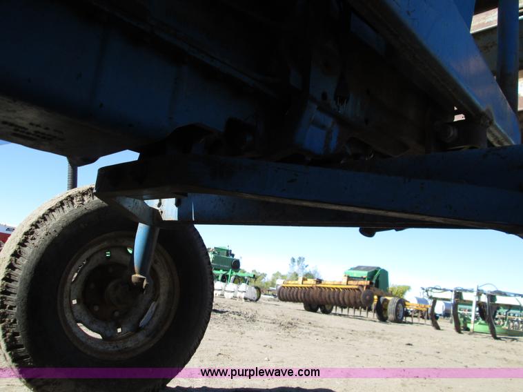 image for item H9443 1962 Ford 5000 tractor