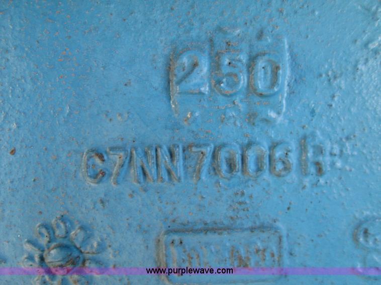 image for item H9443 1962 Ford 5000 tractor