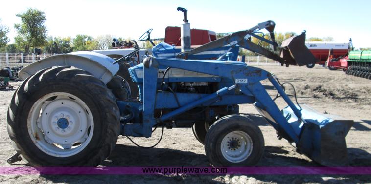 image for item H9444 1962 Ford 4000 tractor