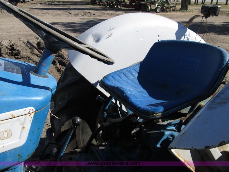 image for item H9444 1962 Ford 4000 tractor