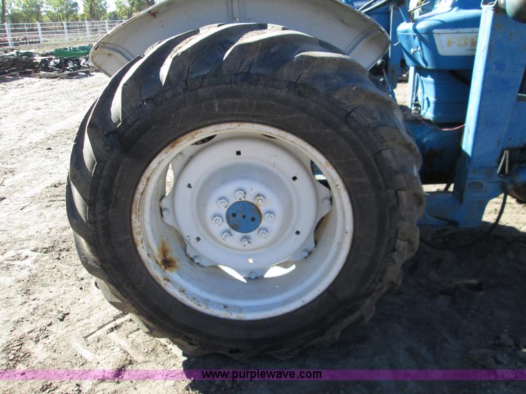 image for item H9444 1962 Ford 4000 tractor