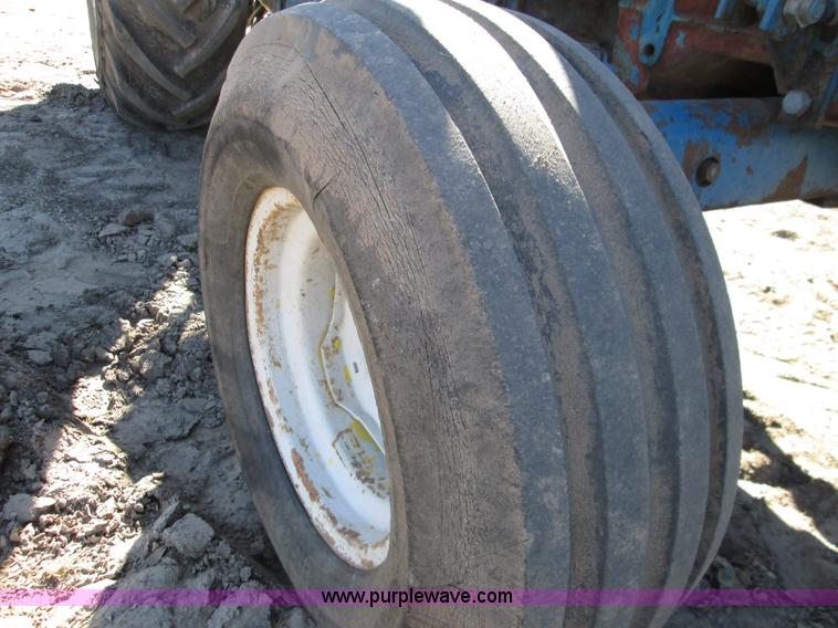 image for item H9444 1962 Ford 4000 tractor