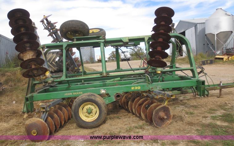 image for item I2174 John Deere 230 disk