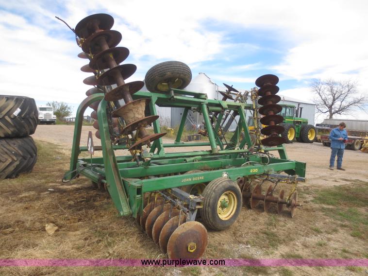 image for item I2174 John Deere 230 disk