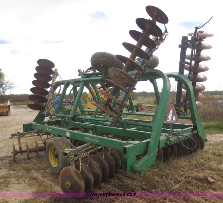 image for item I2174 John Deere 230 disk