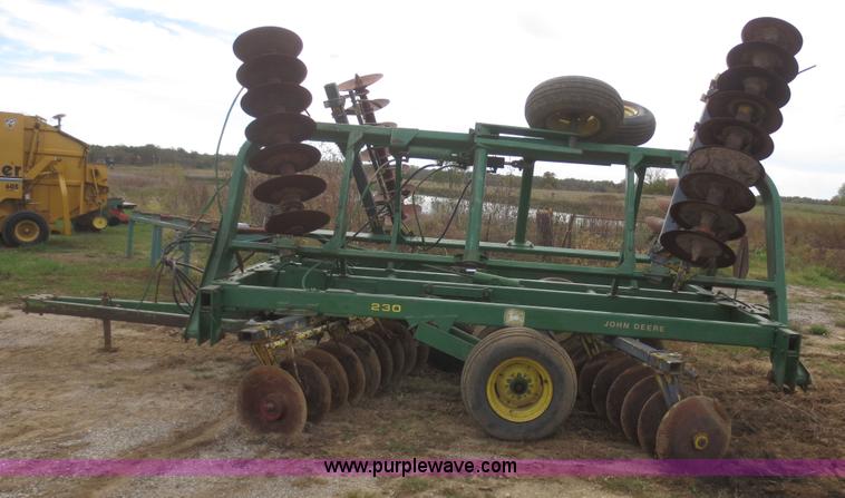 image for item I2174 John Deere 230 disk
