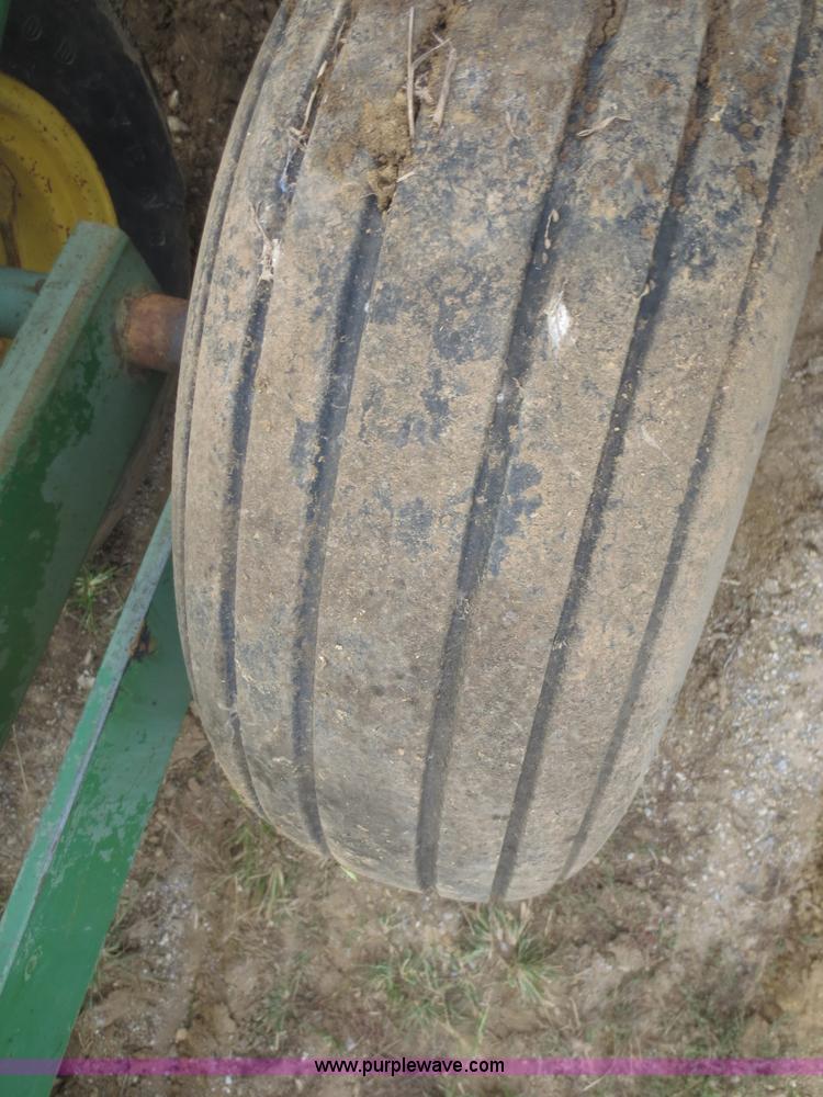 image for item I2174 John Deere 230 disk