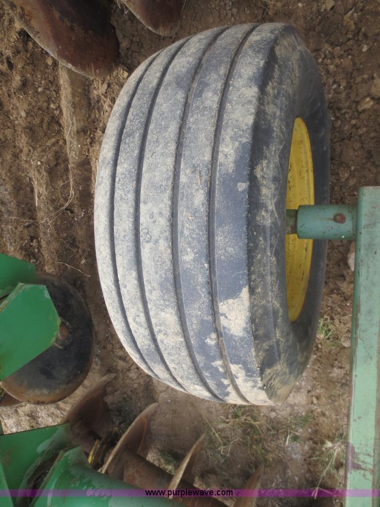 image for item I2174 John Deere 230 disk