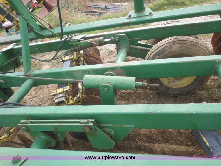 image for item I2174 John Deere 230 disk