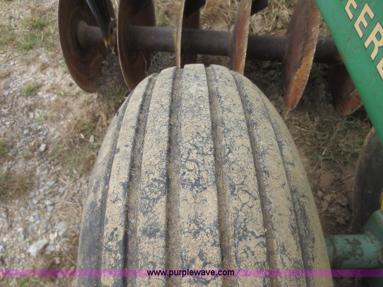 image for item I2174 John Deere 230 disk