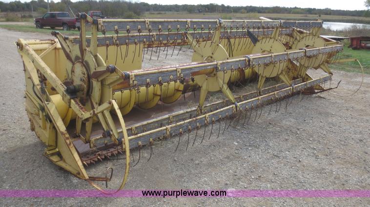 image for item I2175 New Holland 960 flex head