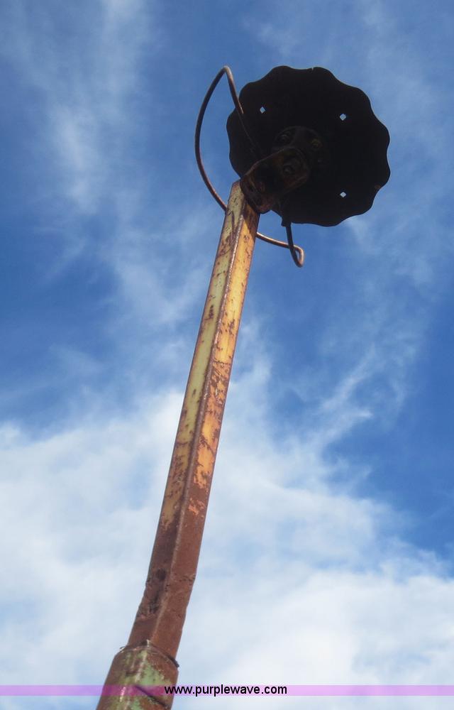 image for item I2181 John Deere 7000 planter chassis