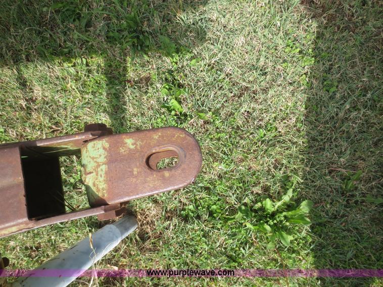 image for item I2181 John Deere 7000 planter chassis