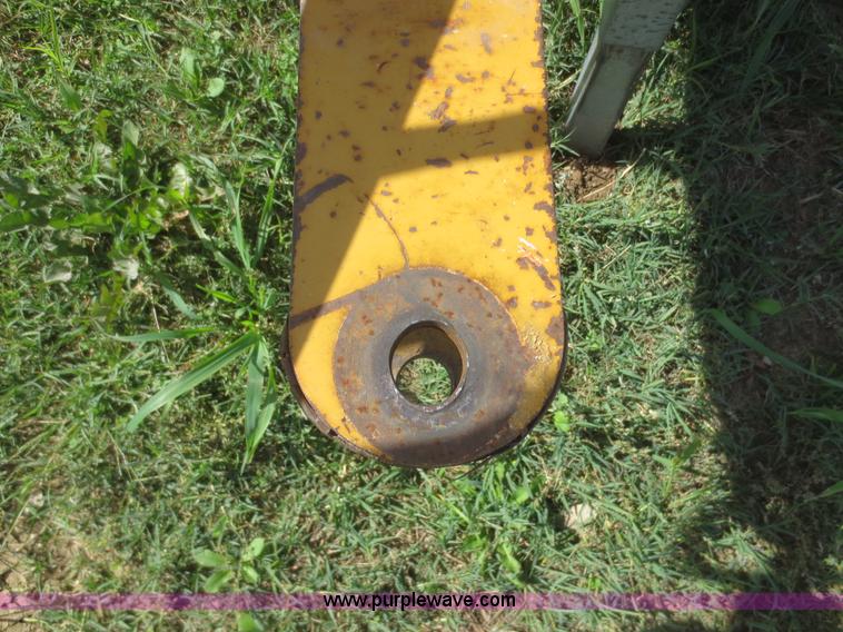 image for item I2182 2001 Vermeer 605XL round baler