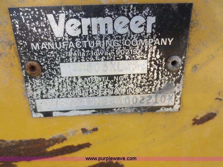 image for item I2182 2001 Vermeer 605XL round baler