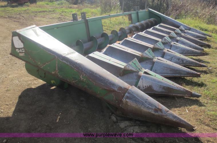 image for item I2184 John Deere 843 corn head