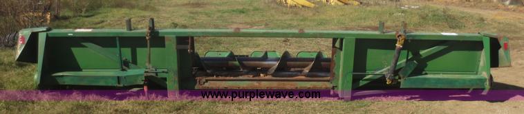 image for item I2184 John Deere 843 corn head