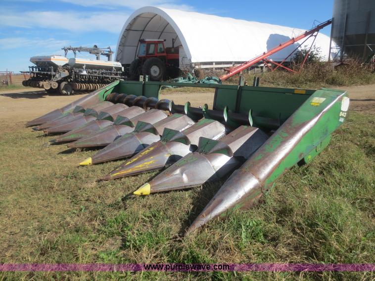 image for item I2184 John Deere 843 corn head