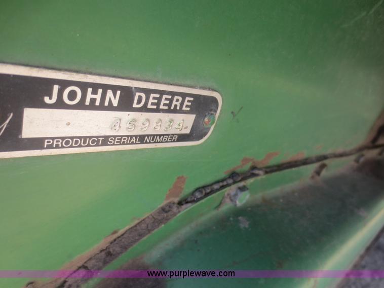 image for item I2184 John Deere 843 corn head