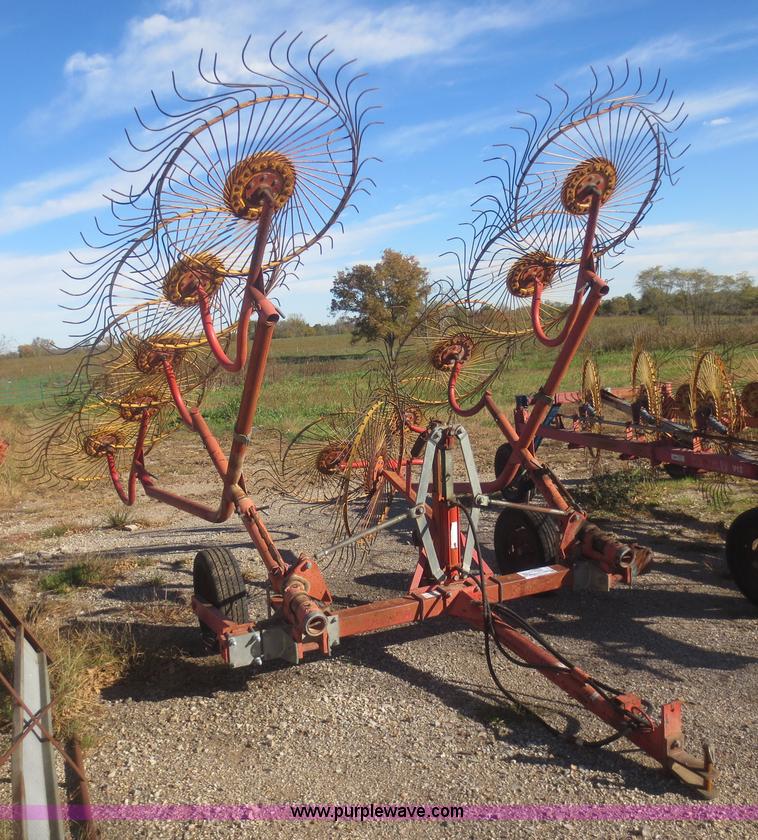 image for item I2187 Tonutti RCS10 hay rake