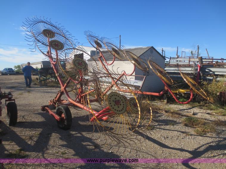 image for item I2187 Tonutti RCS10 hay rake