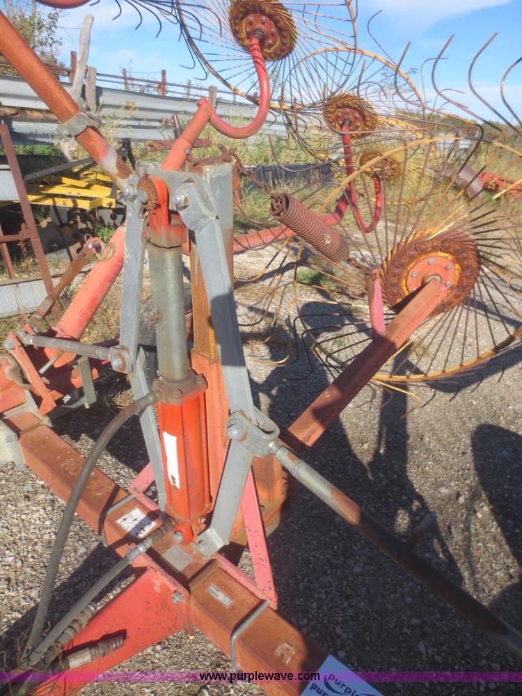image for item I2187 Tonutti RCS10 hay rake