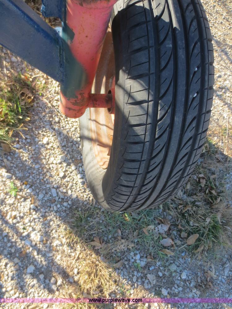 image for item I2188 Tonutti V12 hay rake