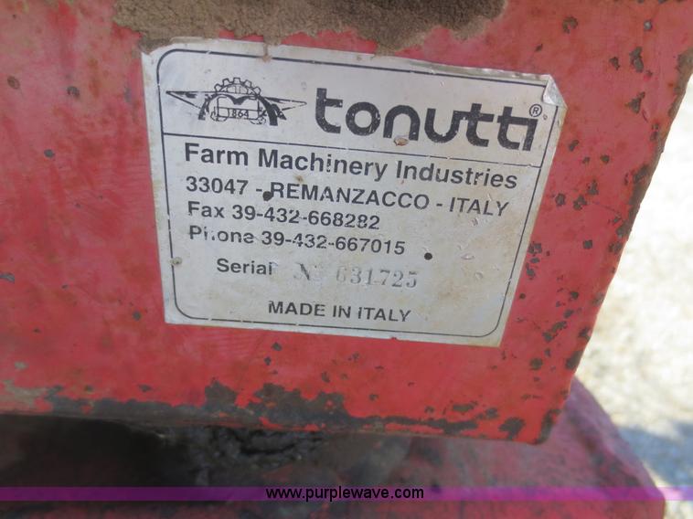 image for item I2188 Tonutti V12 hay rake