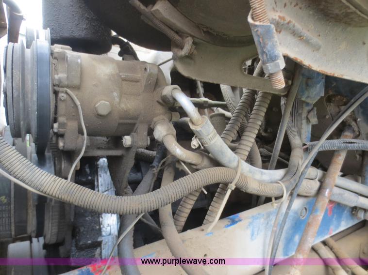 image for item I2197 1975 International F2070A grain truck