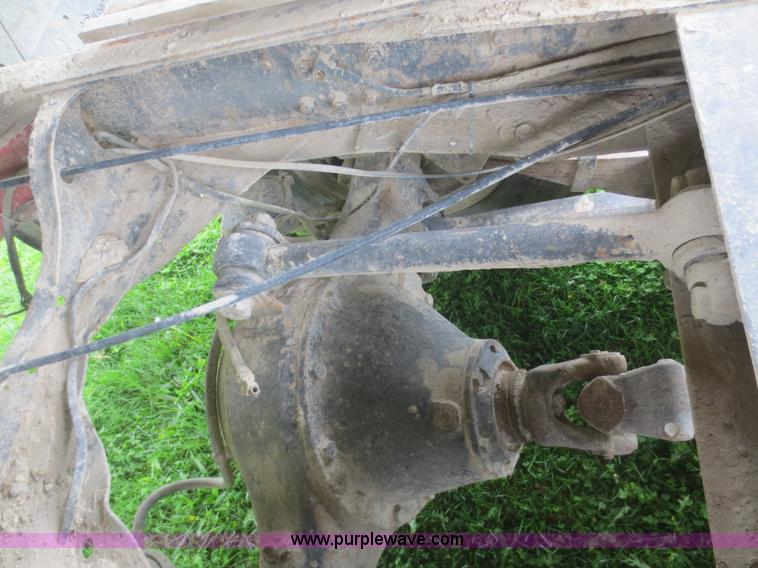 image for item I2197 1975 International F2070A grain truck