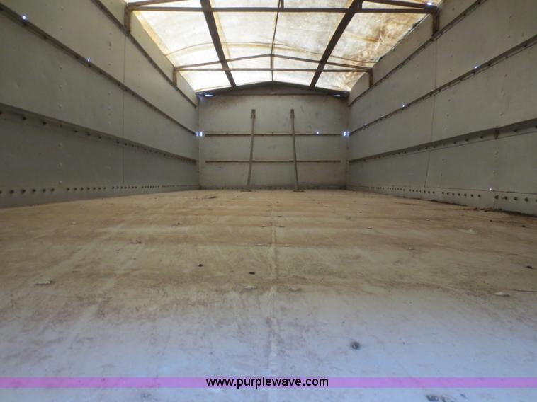 image for item I2197 1975 International F2070A grain truck